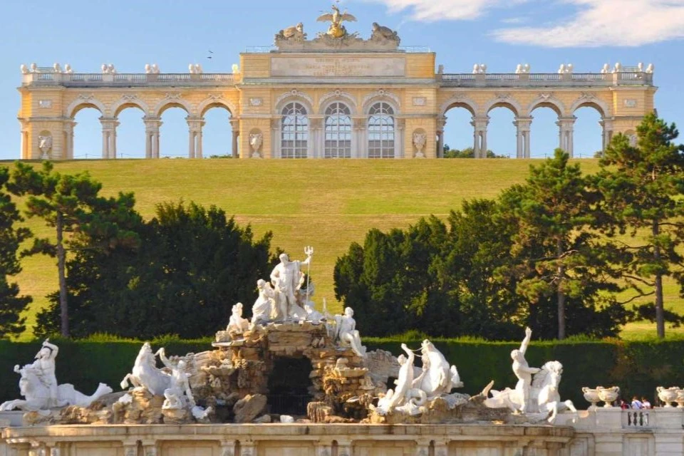 TUNA NEHRİ'NDE NOEL PAZARLARI