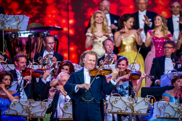 REN NEHRİ'NDE ANDRÊ RIEU KONSERİ VE AMSTERDAM IŞIK FESTİVALİ