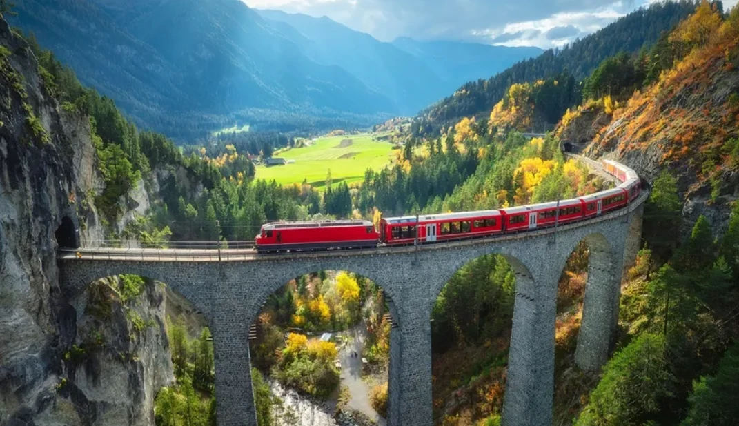 BATI AKDENİZ & BERNINA EXPRESS & KUZEY İTALYA GÖLLER BÖLGESİ